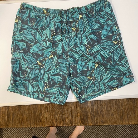 Columbia Men's Super Backcast Swim Shorts in Tranquil Teal Palm Leaf Print; XXL - Picture 2 of 13